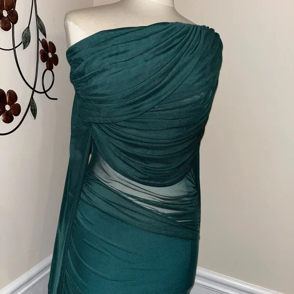 ASOS Emerald Long Sleeve Off-Shoulder Dress - Picture 7 of 11